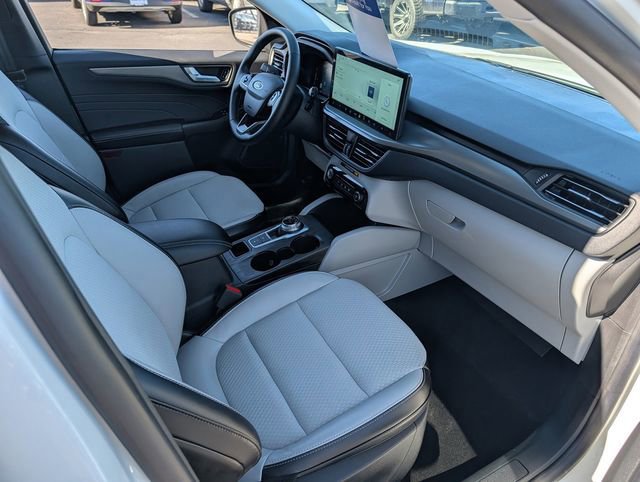 Certified 2025 Ford Escape SE w/ Class II Trailer Tow Package image 25