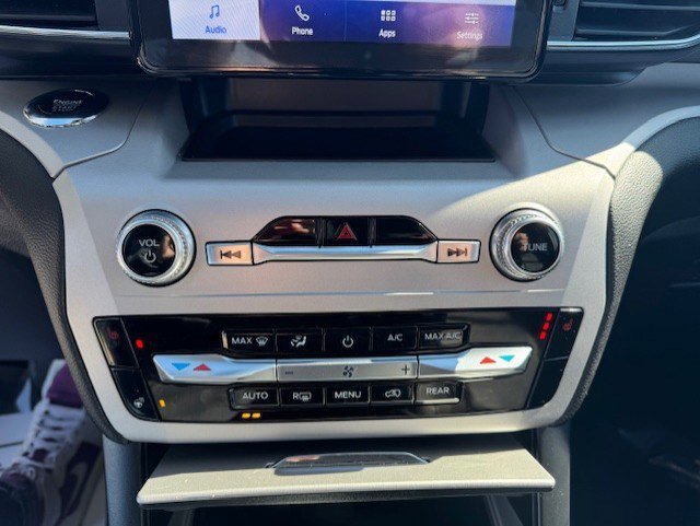 Certified 2023 Ford Explorer XLT w/ Equipment Group 202A image 19