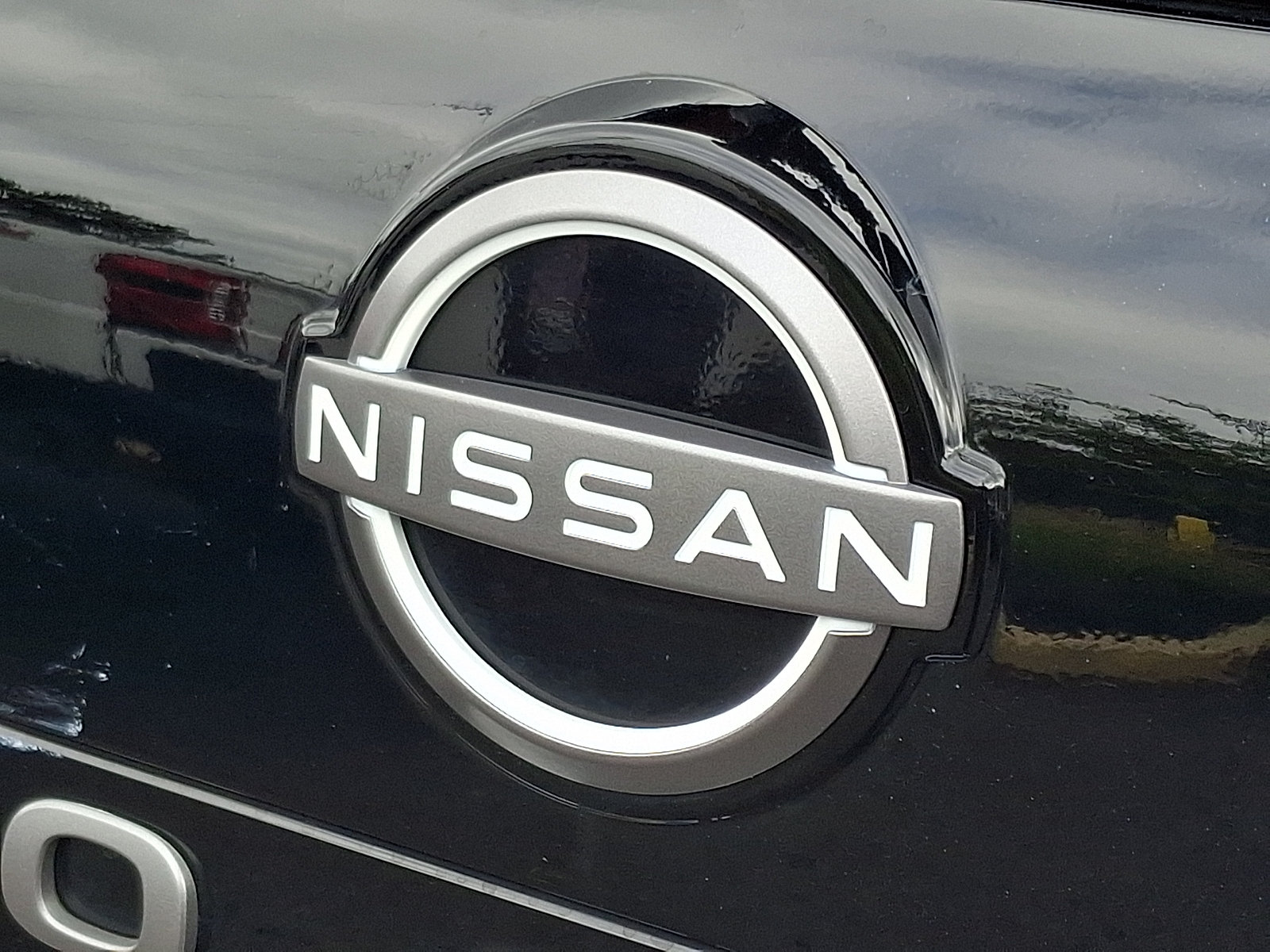 Used 2025 Nissan Rogue SV w/ SV Premium Package FWD image 31