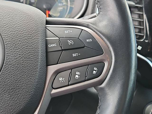Used 2019 Jeep Cherokee Limited w/ Technology Group AWD/4WD image 24