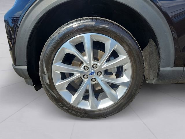 Certified 2023 Ford Explorer Platinum w/ Technology Package AWD/4WD image 9