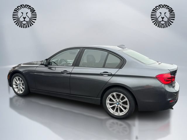 Used 2018 BMW 320i xDrive Sedan AWD/4WD image 9