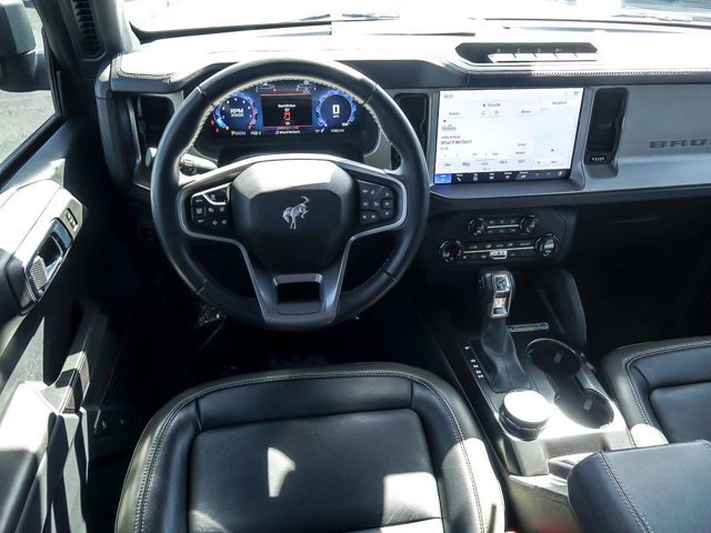 Certified 2025 Ford Bronco Outer Banks w/ Sasquatch Package AWD/4WD image 16