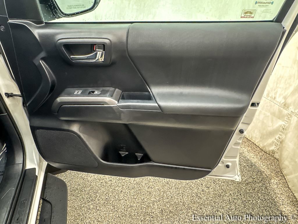 Used 2020 Toyota Tacoma TRD Sport w/ Technology Package image 25