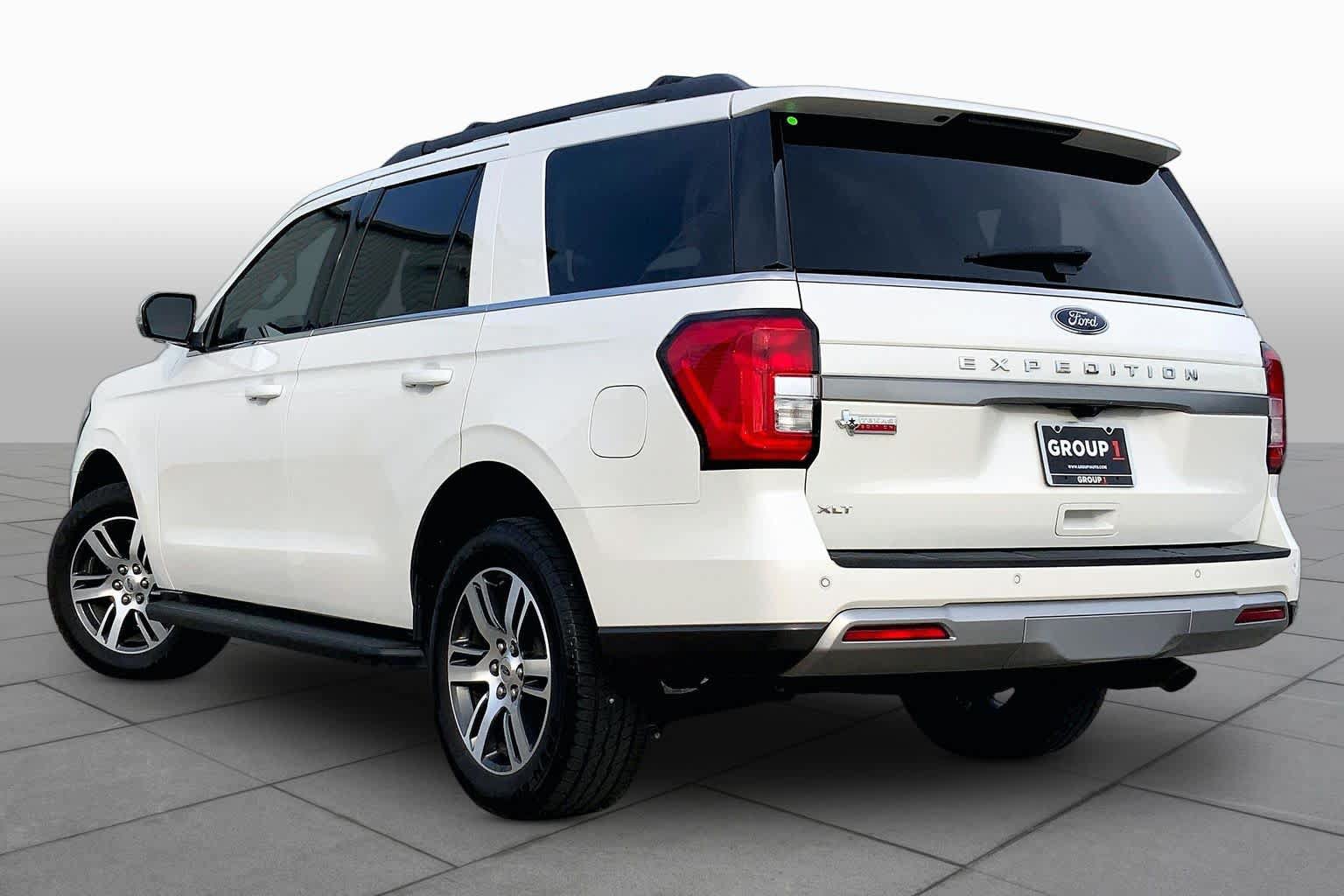 Certified 2024 Ford Expedition XLT RWD image 12