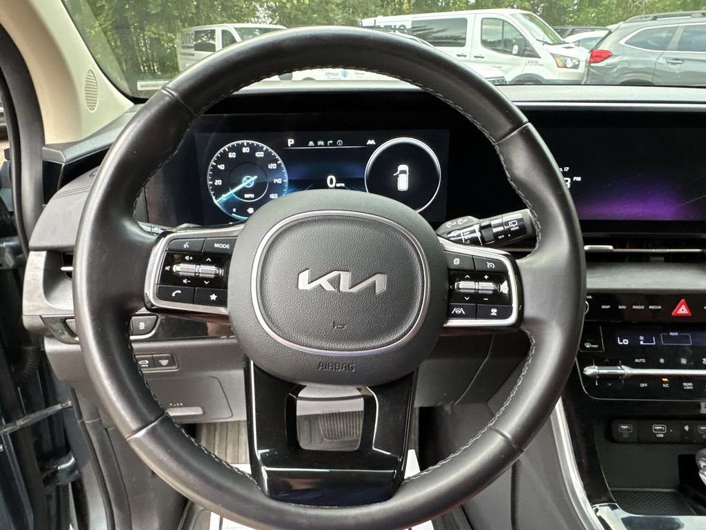 Used 2024 Kia Carnival SX image 14
