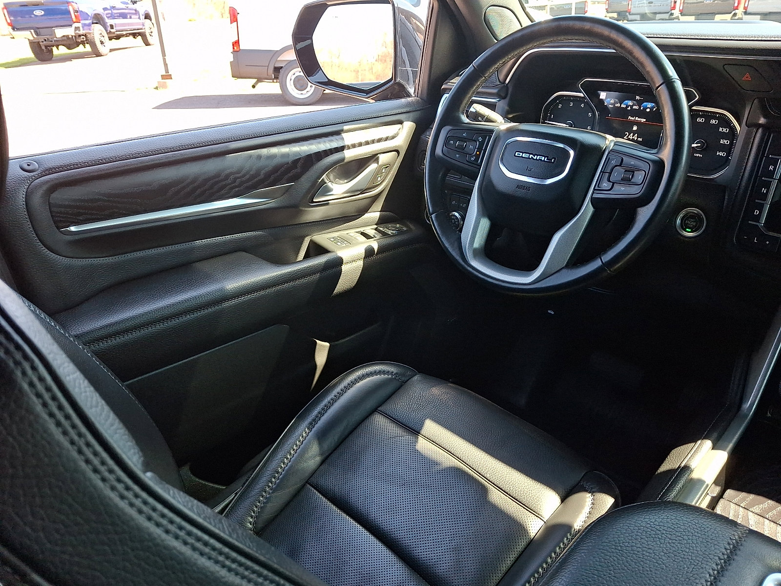 Used 2021 GMC Yukon Denali image 14