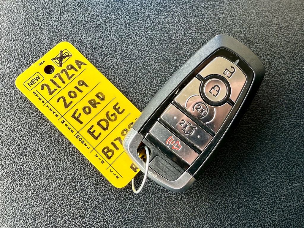 Certified 2019 Ford Edge SEL w/ Equipment Group 201A image 29