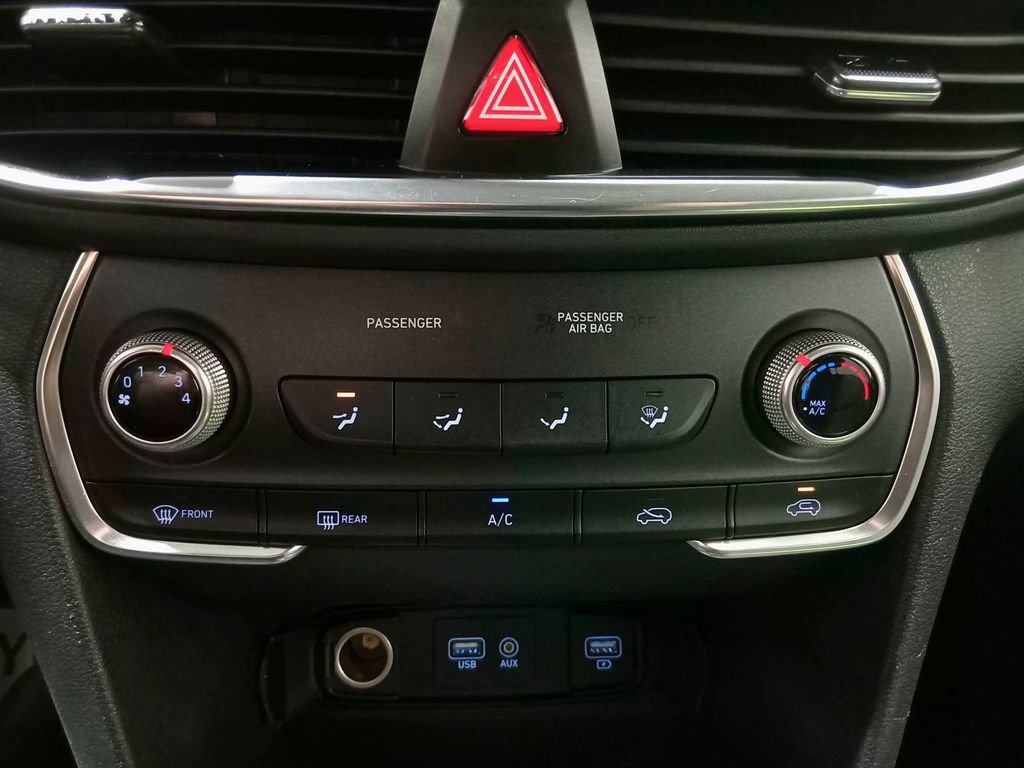Used 2019 Hyundai Santa Fe SE AWD/4WD image 21