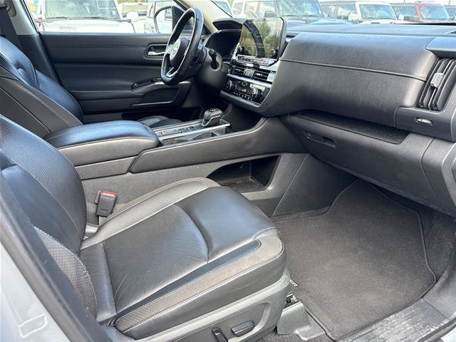 Used 2022 Nissan Pathfinder SL FWD image 20