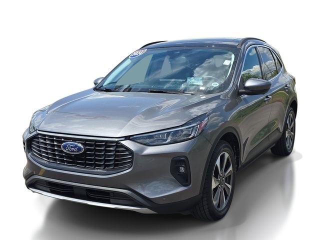 Certified 2024 Ford Escape Platinum w/ Premium Technology Package AWD/4WD image 2
