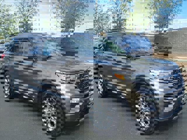 Certified 2021 Ford Explorer XLT w/ Equipment Group 202A image 8