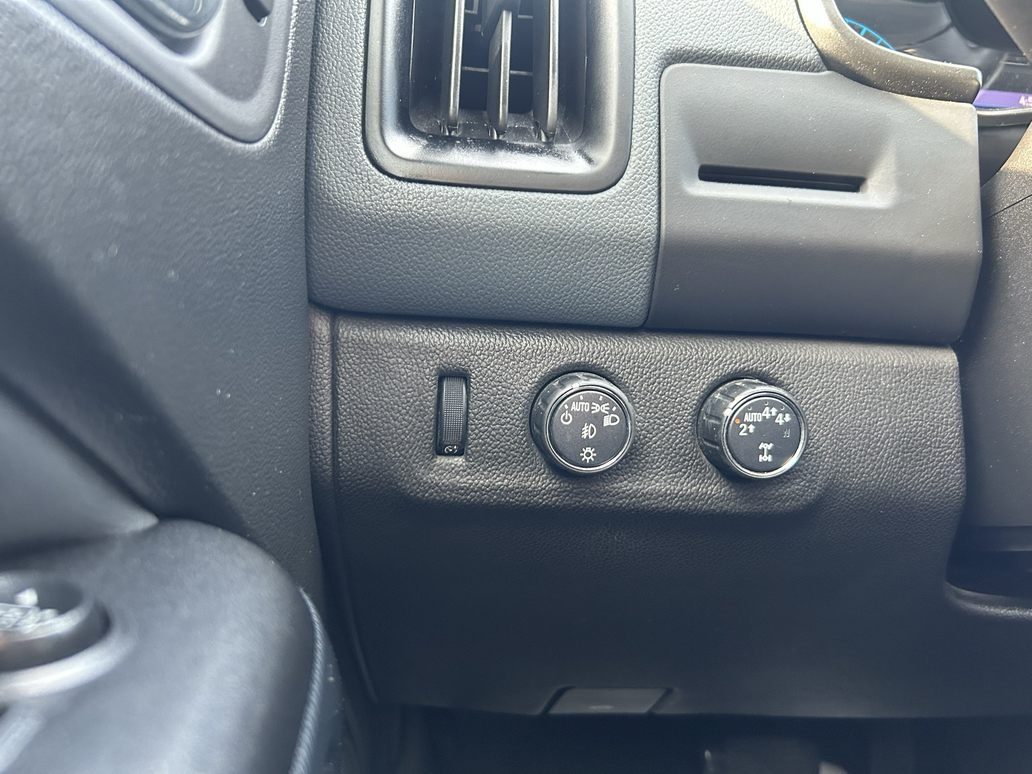 Used 2021 Chevrolet Colorado Z71 AWD/4WD image 24