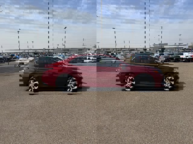 Used 2022 Toyota Camry LE image 4