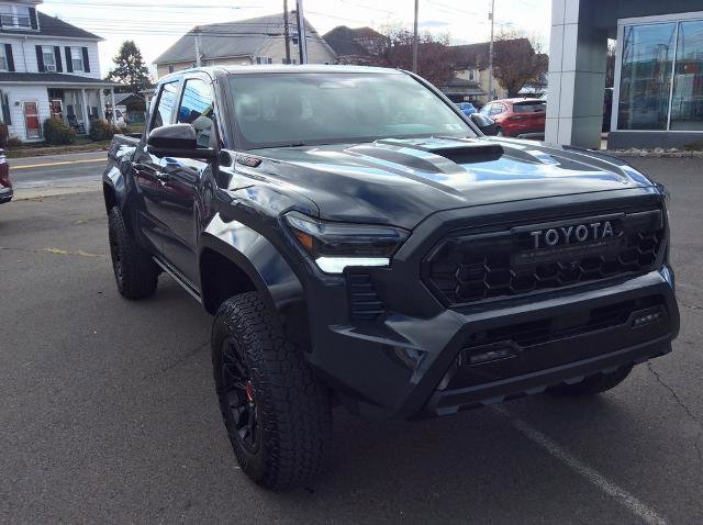 Used 2025 Toyota Tacoma TRD Pro image 2