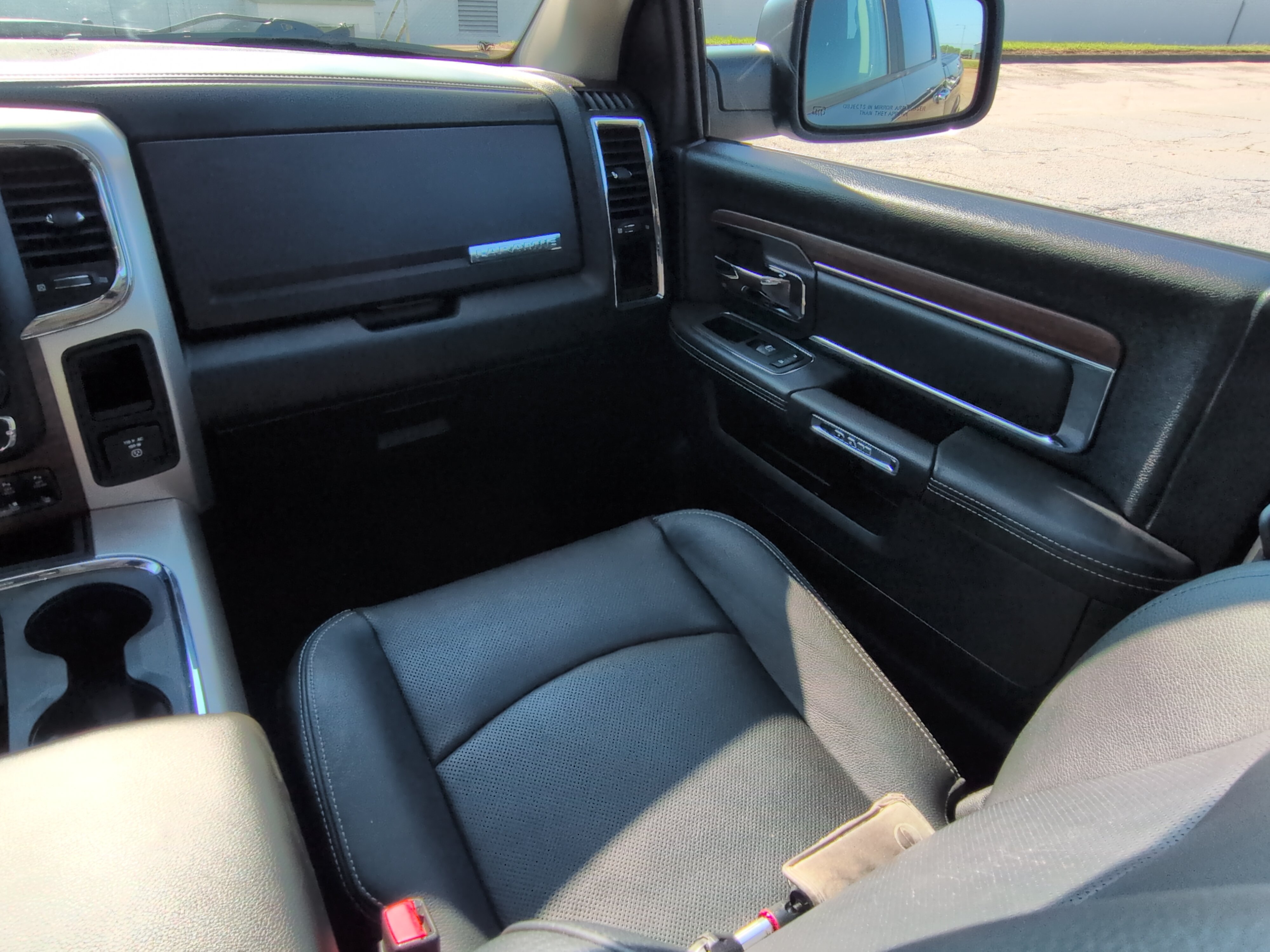 Used 2017 RAM 1500 Laramie w/ Convenience Group AWD/4WD image 15