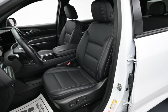 Used 2025 Chevrolet Traverse LT FWD image 11