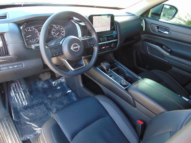 Used 2022 Nissan Pathfinder SL w/ SL Black Package AWD/4WD image 11