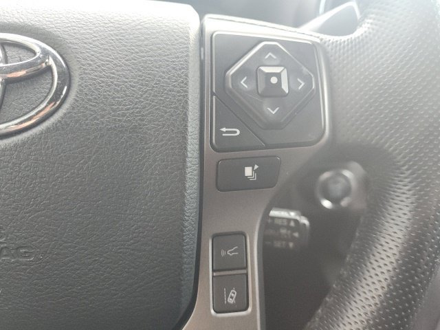 Used 2022 Toyota Tacoma TRD Sport AWD/4WD image 26