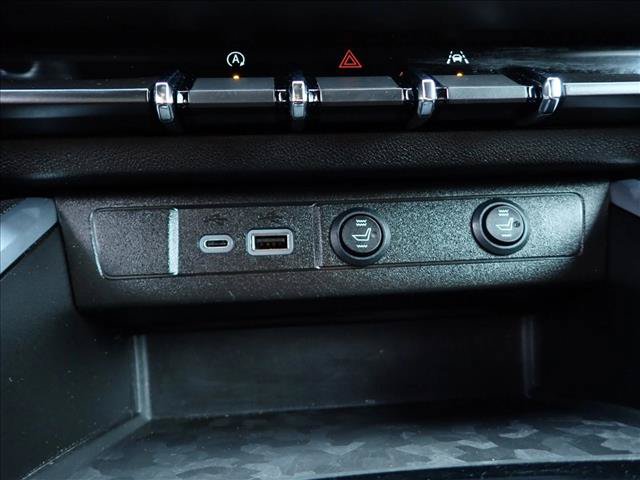 Used 2023 Chevrolet Colorado Trail Boss w/ Technology Package AWD/4WD image 22