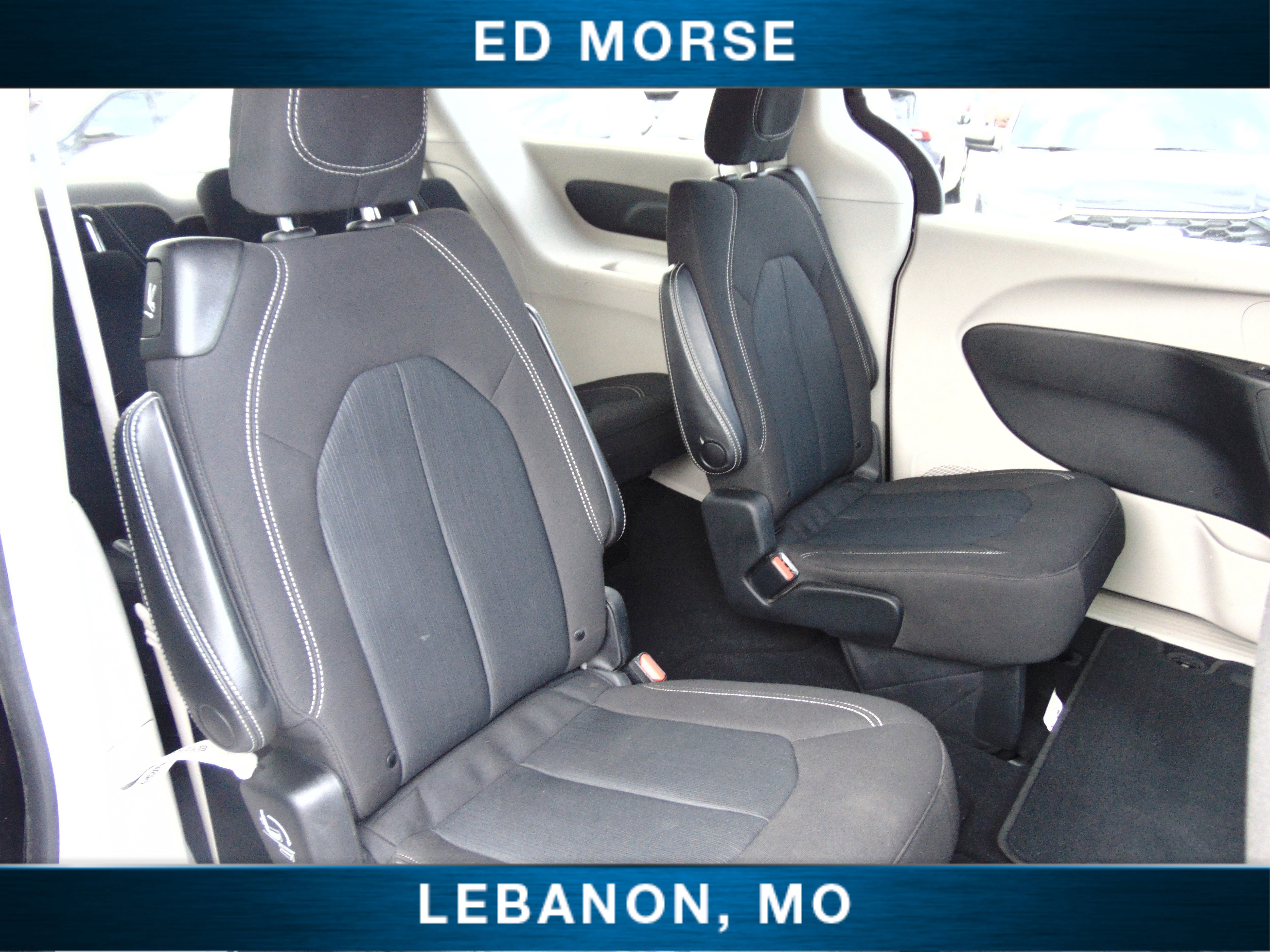 Used 2020 Chrysler Voyager LX image 13