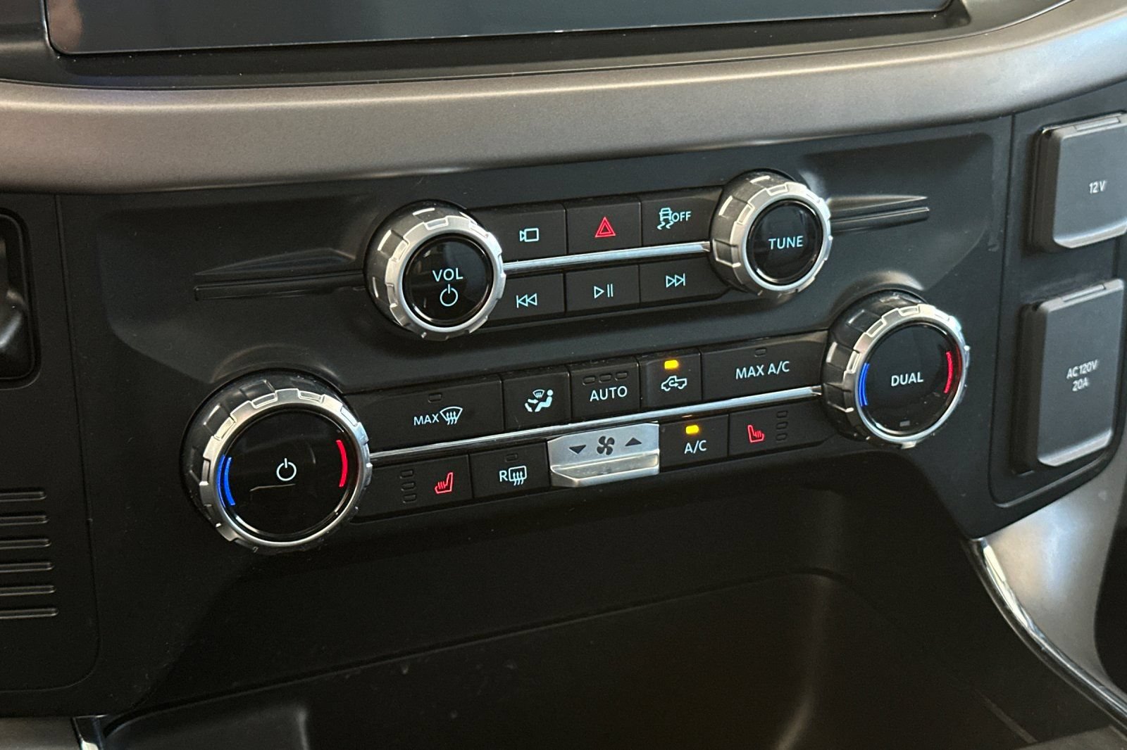 Certified 2025 Ford F150 Lightning XLT AWD/4WD image 19