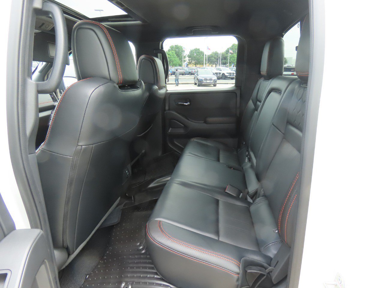 Used 2023 Nissan Frontier PRO-4X w/ Pro-4X Premium Package AWD/4WD image 19