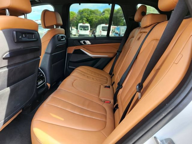 Used 2019 BMW X5 xDrive50i w/ M Sport Package AWD/4WD image 16