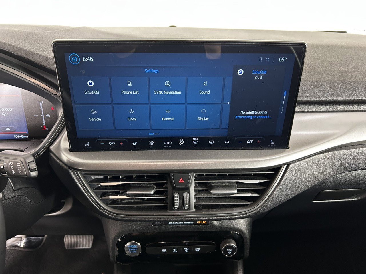 Certified 2025 Ford Escape SE FWD image 19