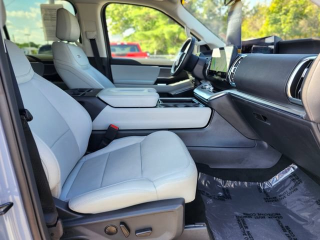 Certified 2025 Ford Expedition Max Platinum w/ Driver's Package AWD/4WD image 11