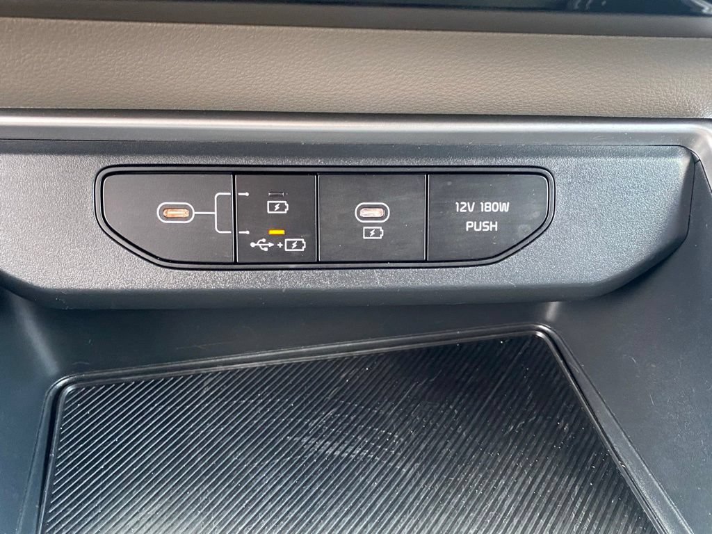 Used 2026 Kia Carnival LXS FWD image 19