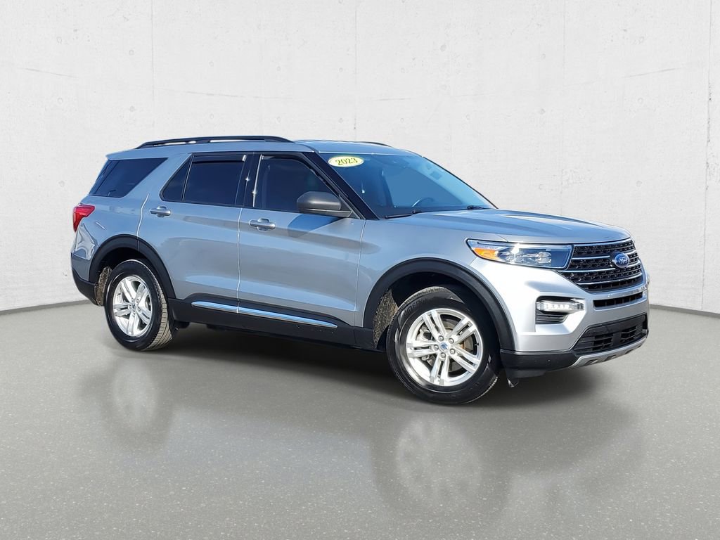 Certified 2023 Ford Explorer XLT w/ Equipment Group 202A image 2
