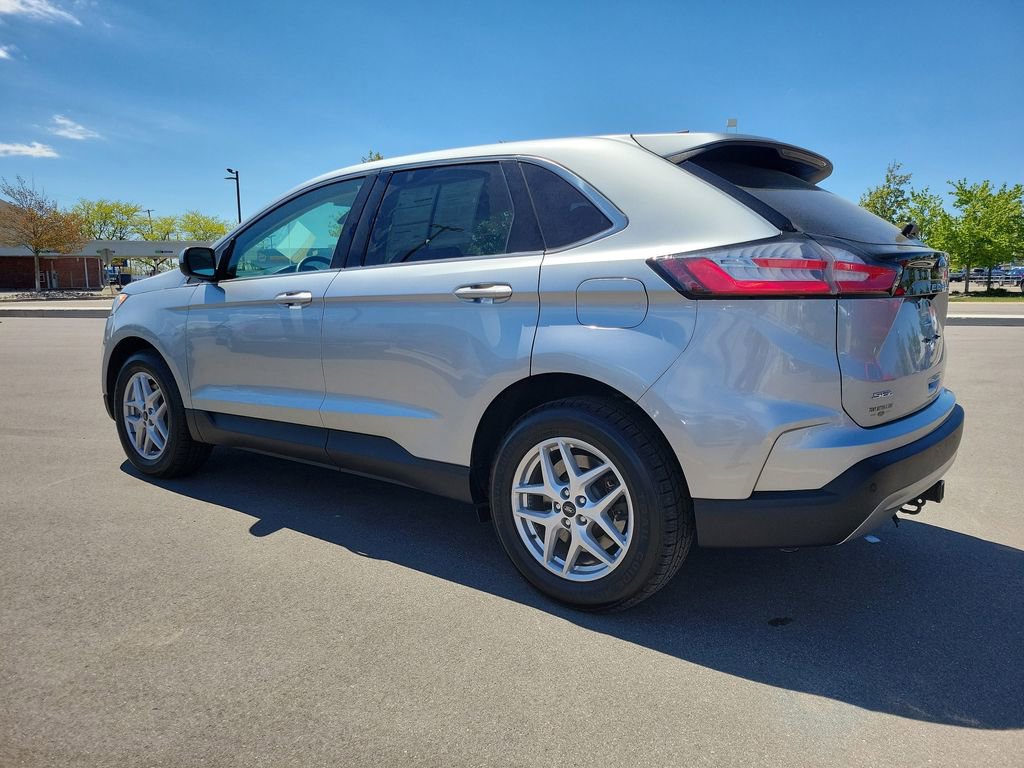 Certified 2023 Ford Edge SEL w/ Convenience Package AWD/4WD image 3
