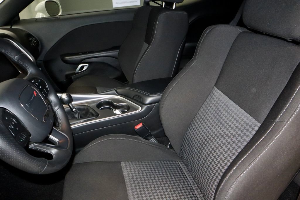 Used 2022 Dodge Challenger R/T w/ Driver Convenience Group image 21