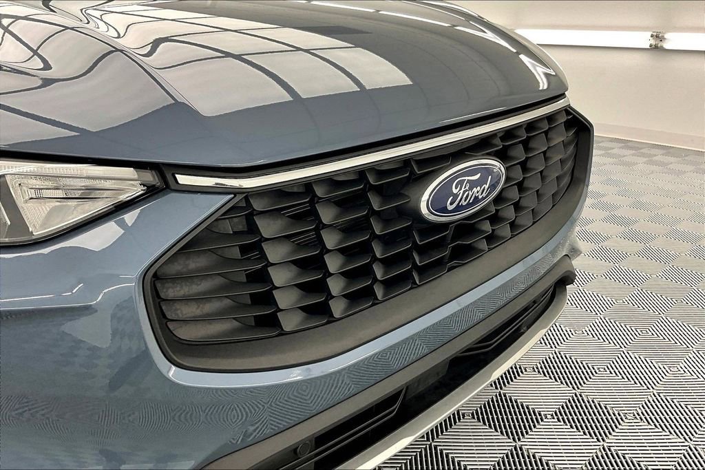 Certified 2025 Ford Escape SE image 28
