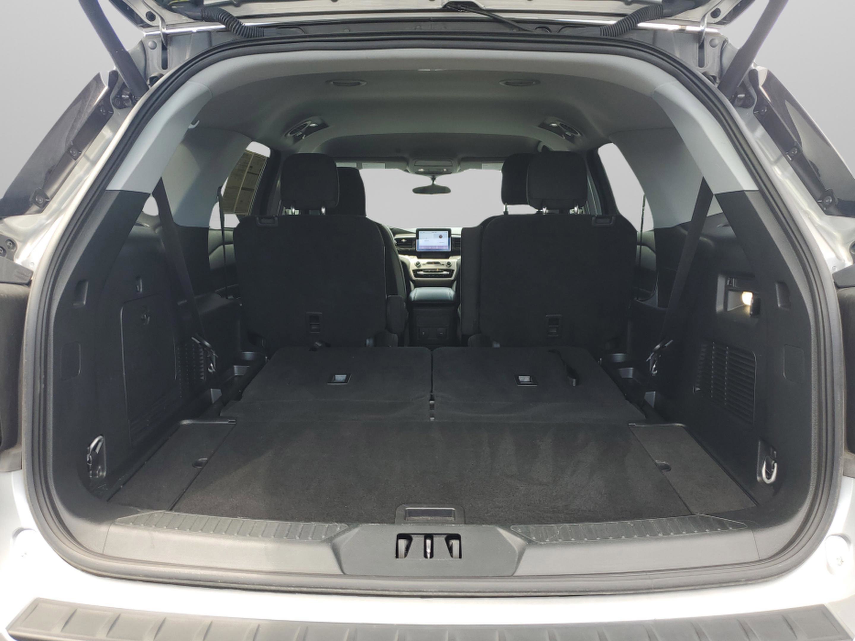 Certified 2023 Ford Explorer XLT w/ Class IV Trailer Tow Package AWD/4WD image 7