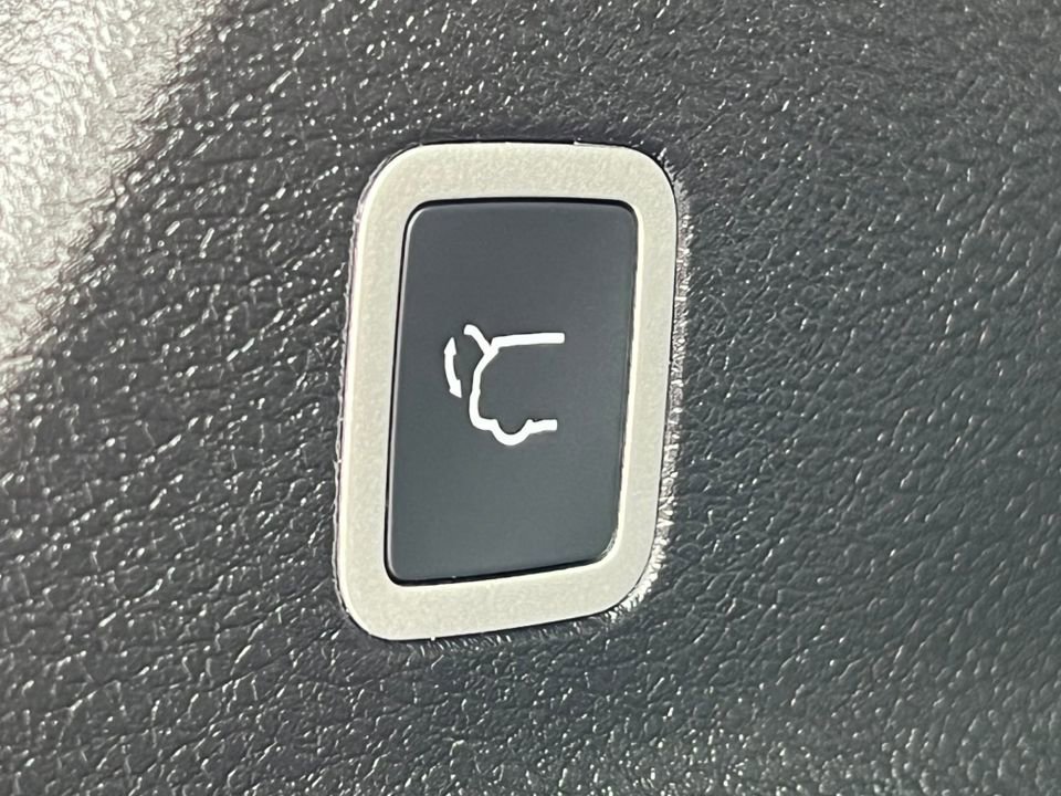 Used 2026 Chrysler Pacifica Select image 38