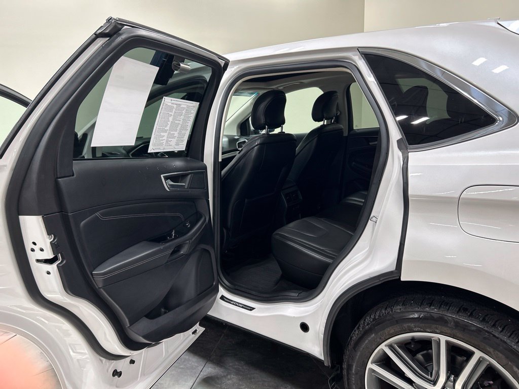 Certified 2019 Ford Edge Titanium w/ Equipment Group 301A AWD/4WD image 20