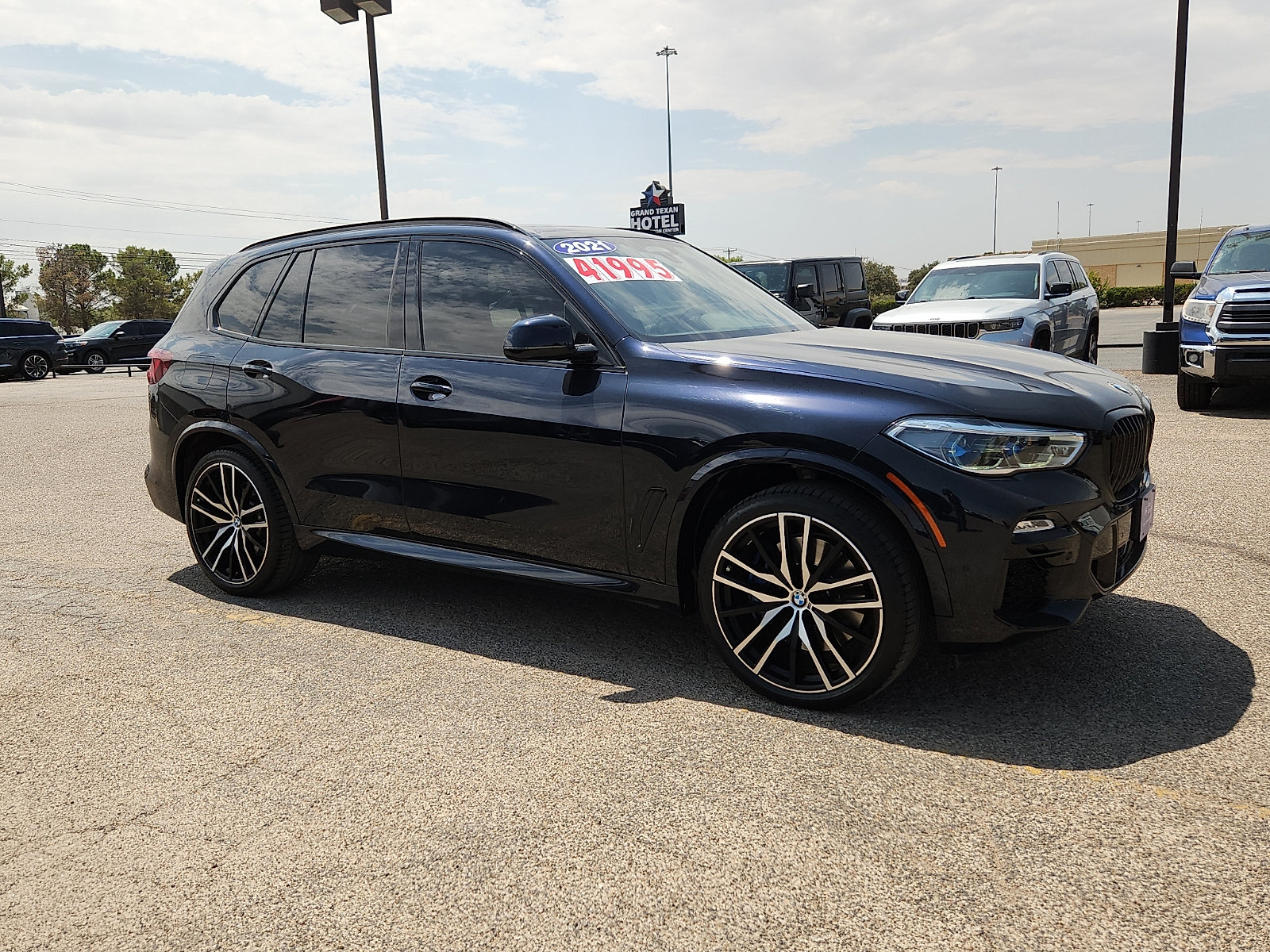 Used 2021 BMW X5 M50i w/ Executive Package AWD/4WD image 8