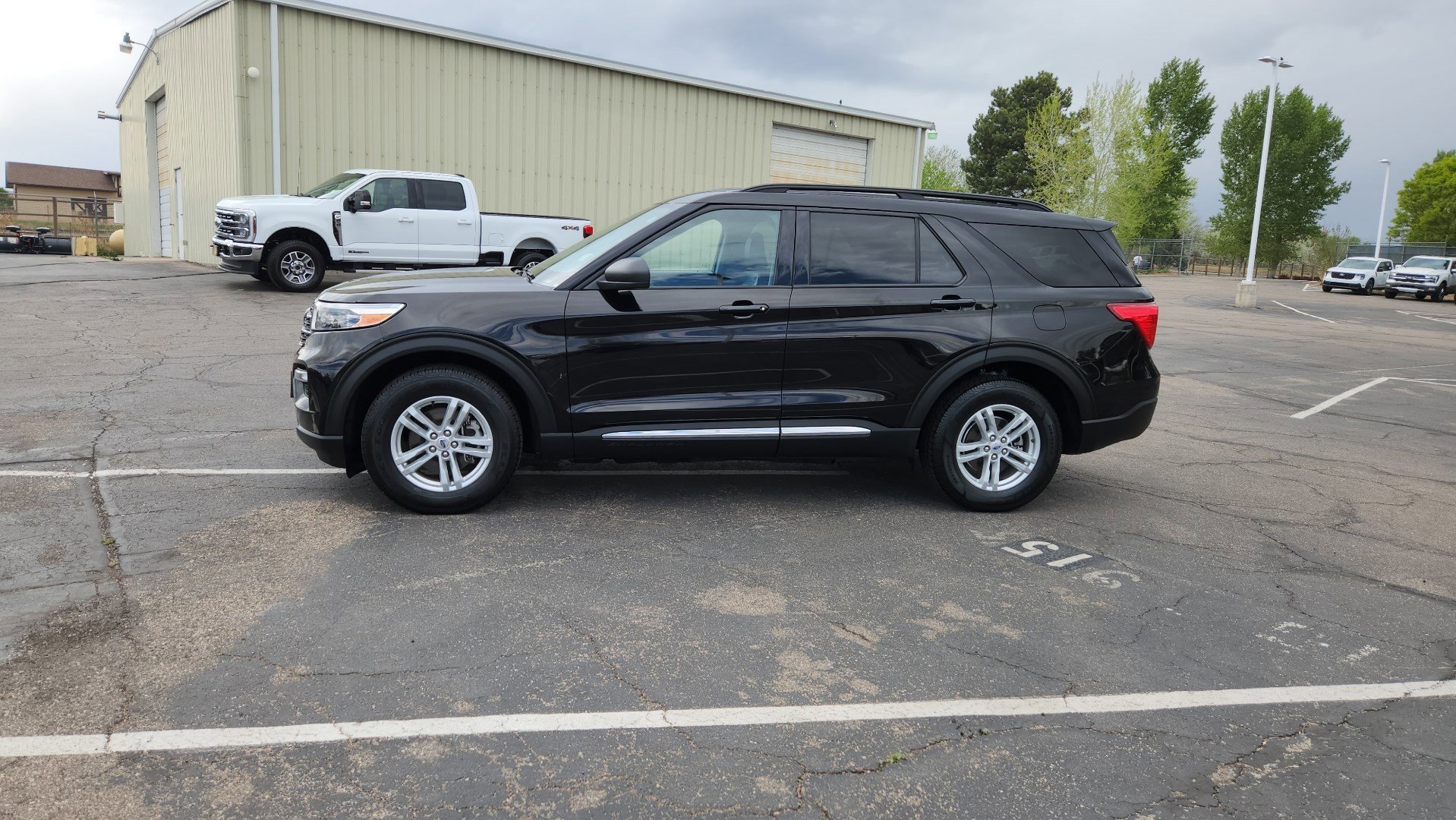 Certified 2023 Ford Explorer XLT w/ Equipment Group 202A AWD/4WD image 6