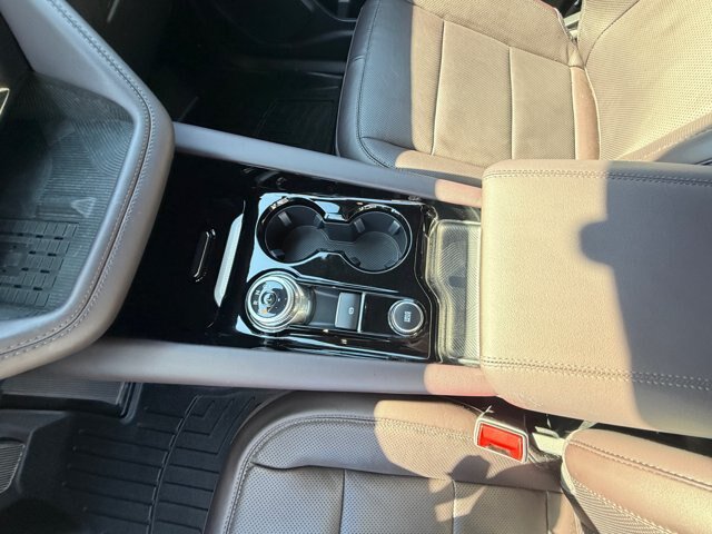 Certified 2025 Ford Explorer Platinum w/ Ultimate Package AWD/4WD image 15