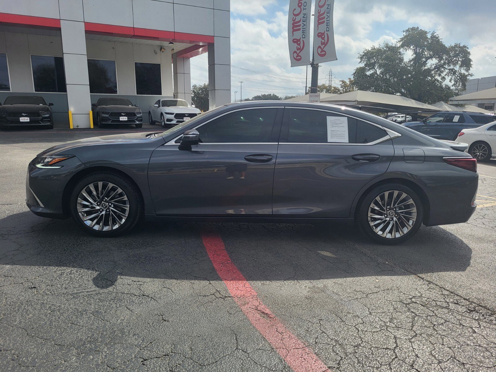 Used 2025 Lexus ES 350 Ultra Luxury w/ Accessory Package (Z1) image 6