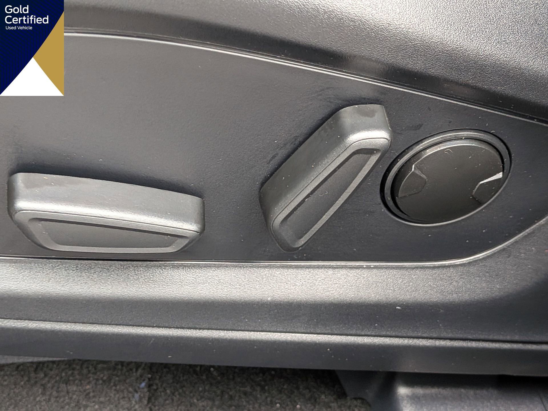 Certified 2025 Ford Explorer ST image 25