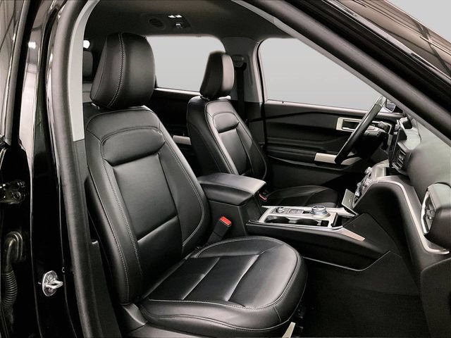 Certified 2022 Ford Explorer XLT w/ Equipment Group 202A AWD/4WD image 7