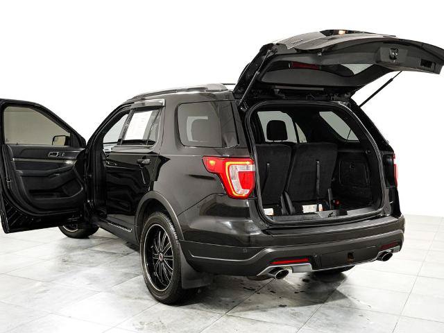 Certified 2018 Ford Explorer XLT AWD/4WD image 11