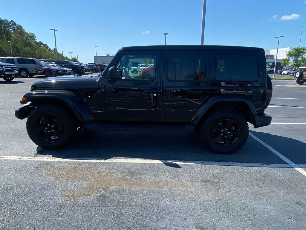 Used 2023 Jeep Wrangler Sahara AWD/4WD image 2