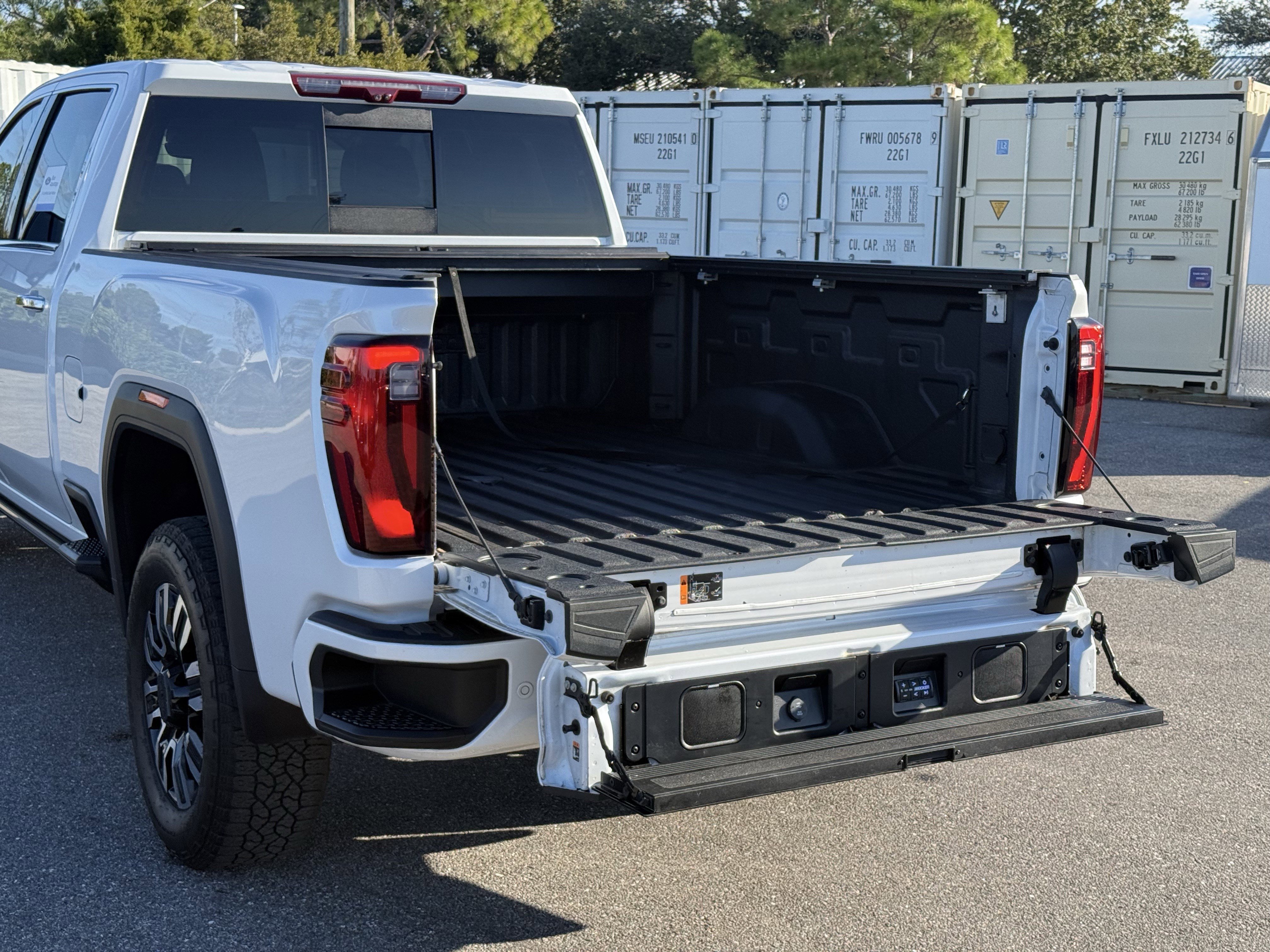 Used 2024 GMC Sierra 2500 Denali Ultimate image 15