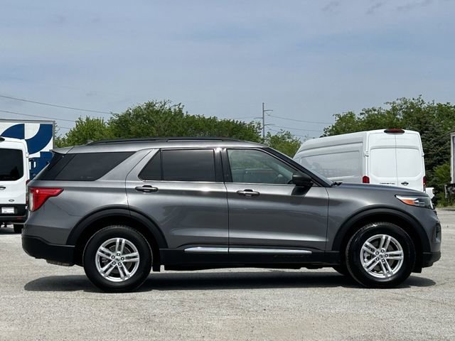 Certified 2022 Ford Explorer XLT image 3