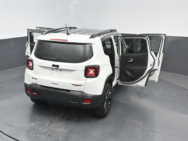 Used 2023 Jeep Renegade Trailhawk AWD/4WD image 30