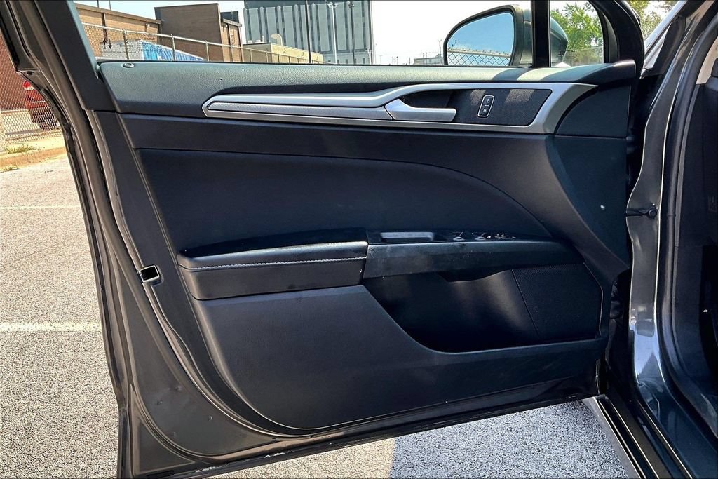 Certified 2020 Ford Fusion SE FWD image 21